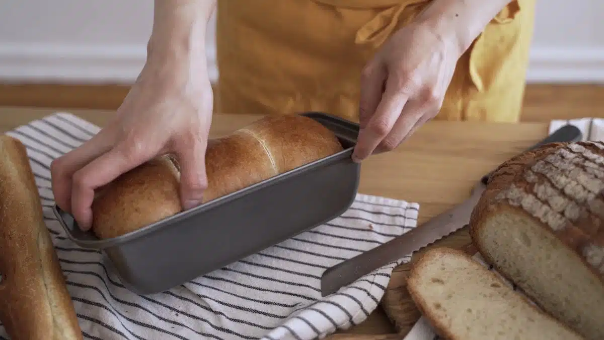 Conseils essentiels pour réussir la cuisson du pain dans un four domestique